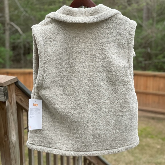 lucy hatha sherpa vest - Picture 4 of 11